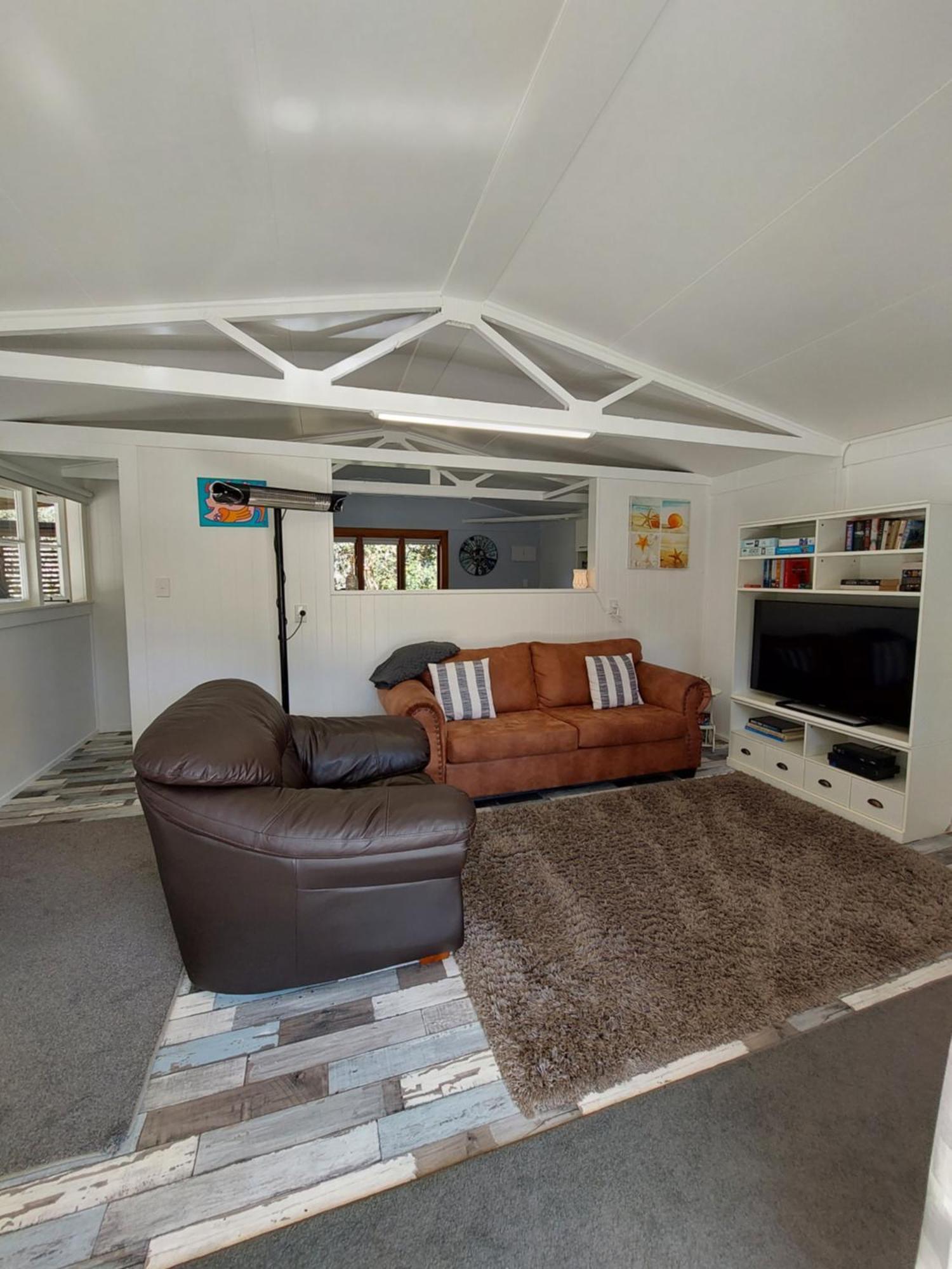 4 Palms Cottage Coromandel Town Exterior photo